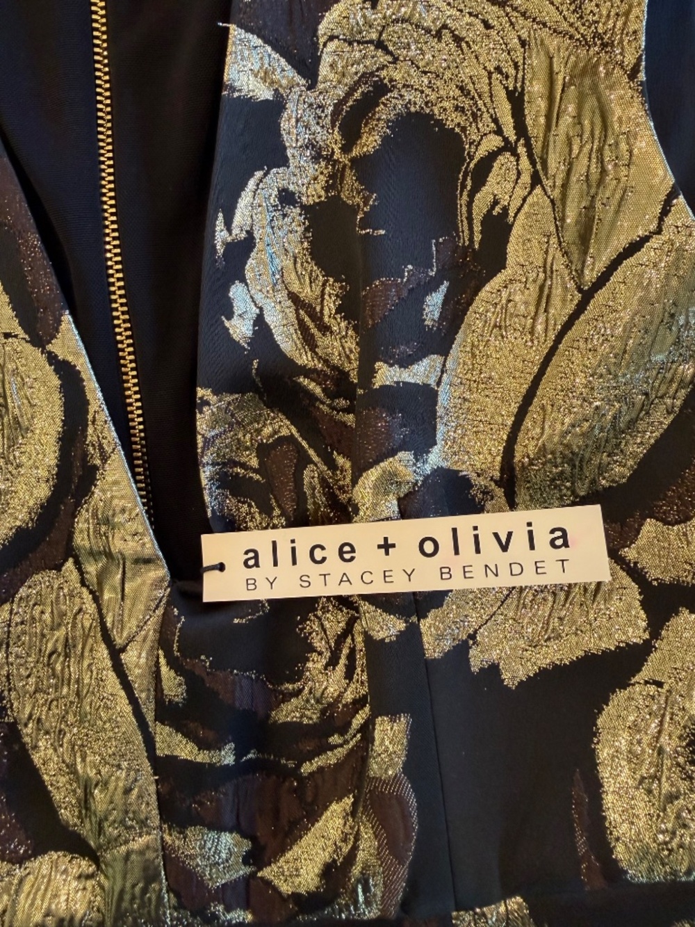 Alice + Olivia Pacey Metallic Gold Jacquard Lantern Dress NWT, Sz. 4 - Picture 6 of 8